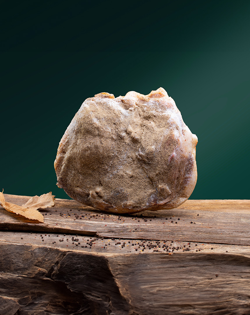 2-1-spalla-disossata-stagionato-prodotto-carni-mangalica-solobrado-italia